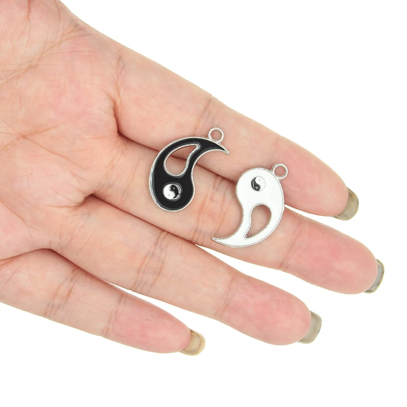 10pcs/Lot Hollow Taiji Yin Yang Gossip Heart Black and White Combination Enamel Charms For Necklace & Pendant Jewelry Making