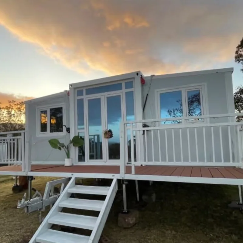 Ready Made Luxury Villa Prefabricated 20Ft 40Ft Expandable Container House 2 3 4 5 Bedrooms Prefab Portable Mobile Tiny Home