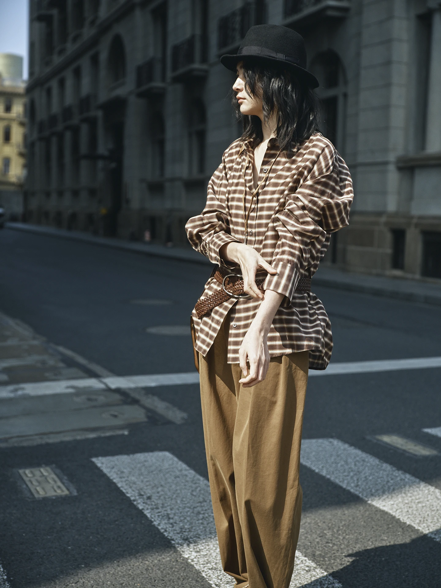 

YVONE LIU Spring 2026 Vintage Brown Plaid Long Sleeve Women's Loose Fit Shirt Slimming Top Breathable Cotton Silk Blend