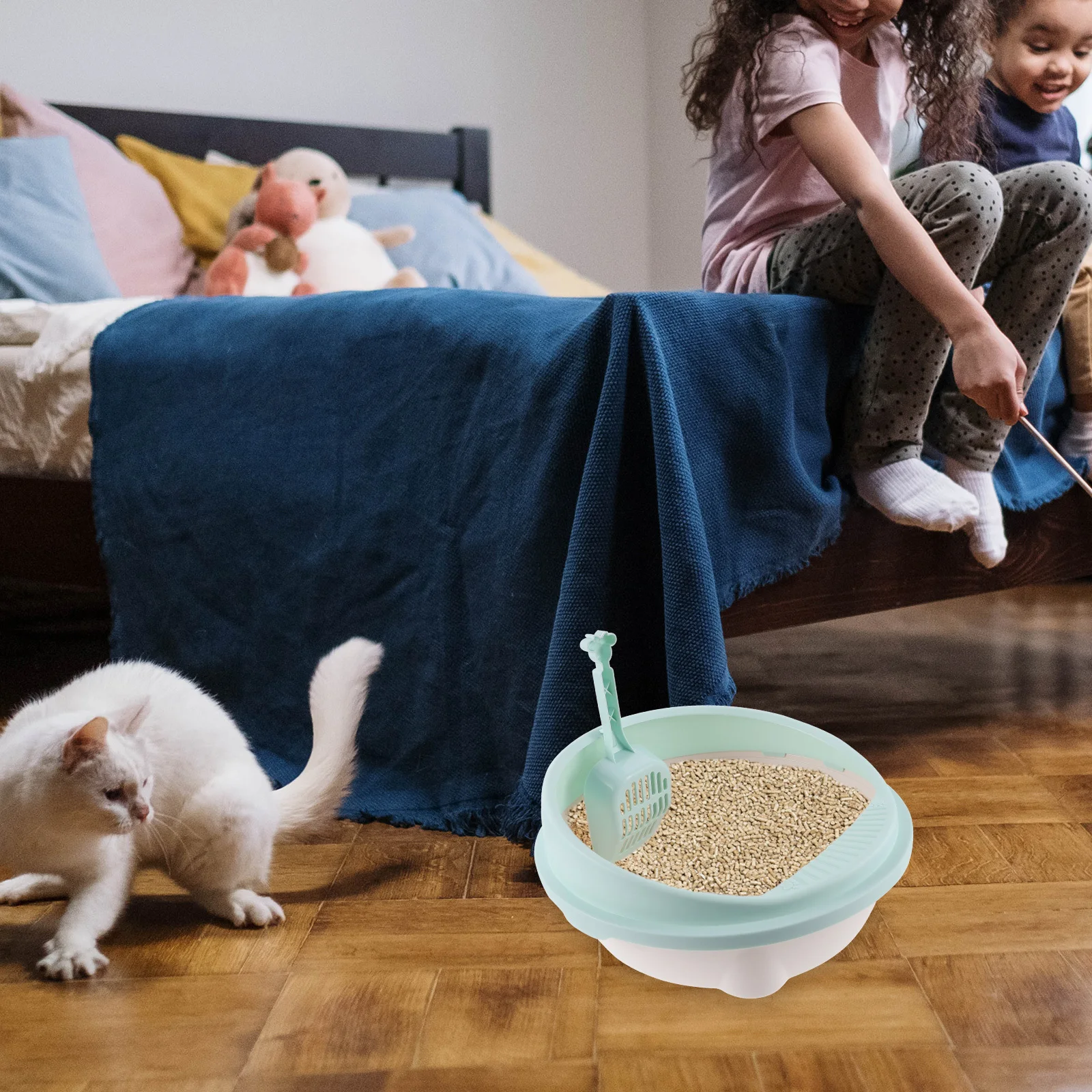 

Cat Litter Box Semi-Enclosed Large Capacity Stable Base Anti- Cat Toilet Easy Clean Potty Training Pet Toilet