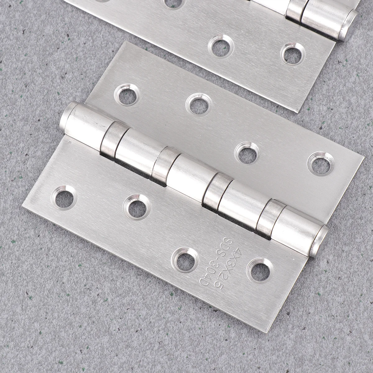 

2Pcs Stainless Steel Door Hinge Bearing Thickened Mute Flat Hinge Silent Durable for Cabinets Wooden Doors Drawers
