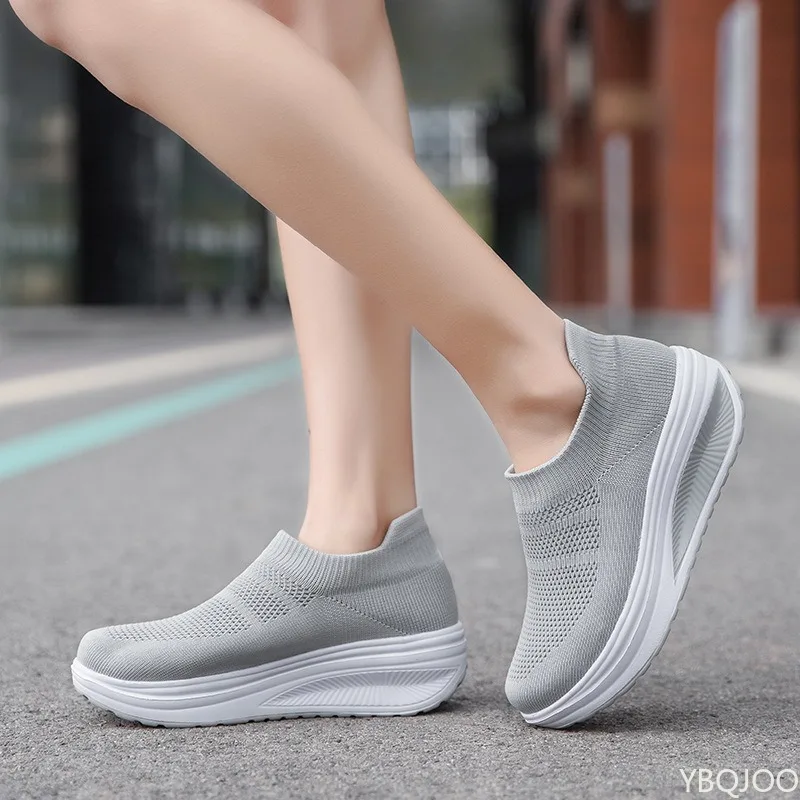 Весенне-осенняя модная новая женская обувь большого размера на толстой подошве, увеличивающая рост, повседневная спортивная женская обувь на на наклонном каблуке