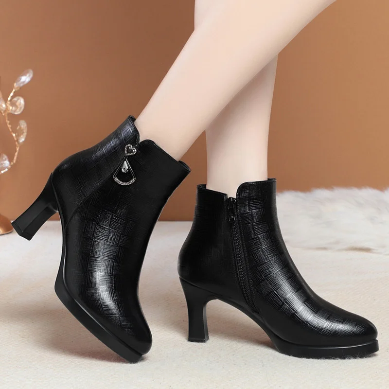 

Winter Warm Brand Design Stiletto Boots Side Zipper High Heel Concise Style Metal Decoration Crystal Office Ladies Boots