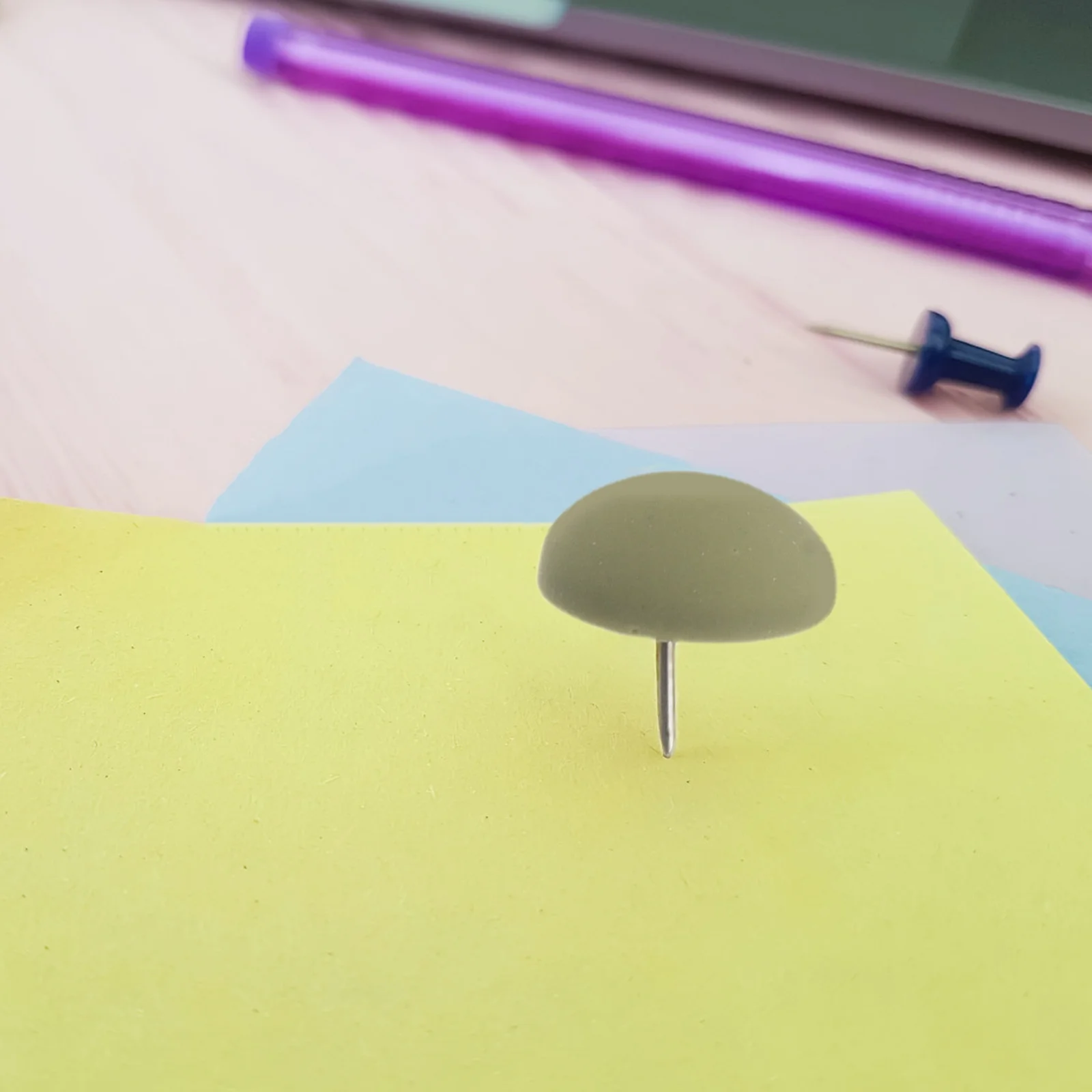 

30Pcs Matte Finish Thumb Tacks for Cork Board Modern Semi-Circle Design Metal Pushpins Bulletin Board Wall Hanging Pictures