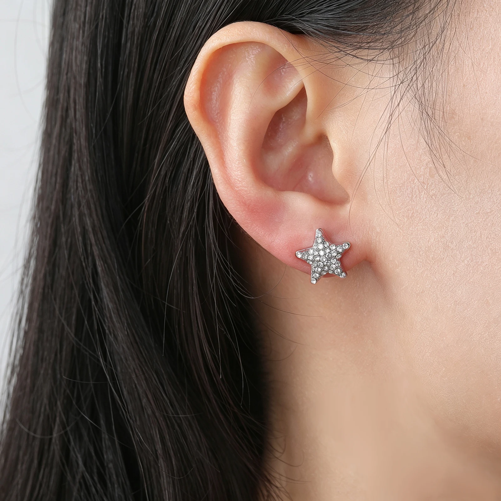 Kkjoy Edelstahl-Ohrstecker, vollständig mit Strasssteinen besetzt, funkelnder Stern-Ohrring, Schmuck für Damen, Party, Hochzeit, Jubiläumsgeschenk – Detail 4