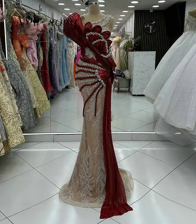 

Contrast Color Burgundy & Champagne 3D Pleated Evening Dresses Customized Crystals Long Formal 2026 Wedding Events Party Gowns