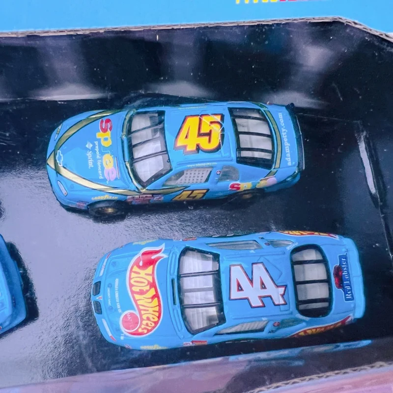 Nouveau véritable Hot Wheels Petty Racing Nascar Simulation modèle de voiture jouet passionné de voiture à collectionner cadeau de vacances en Stock
