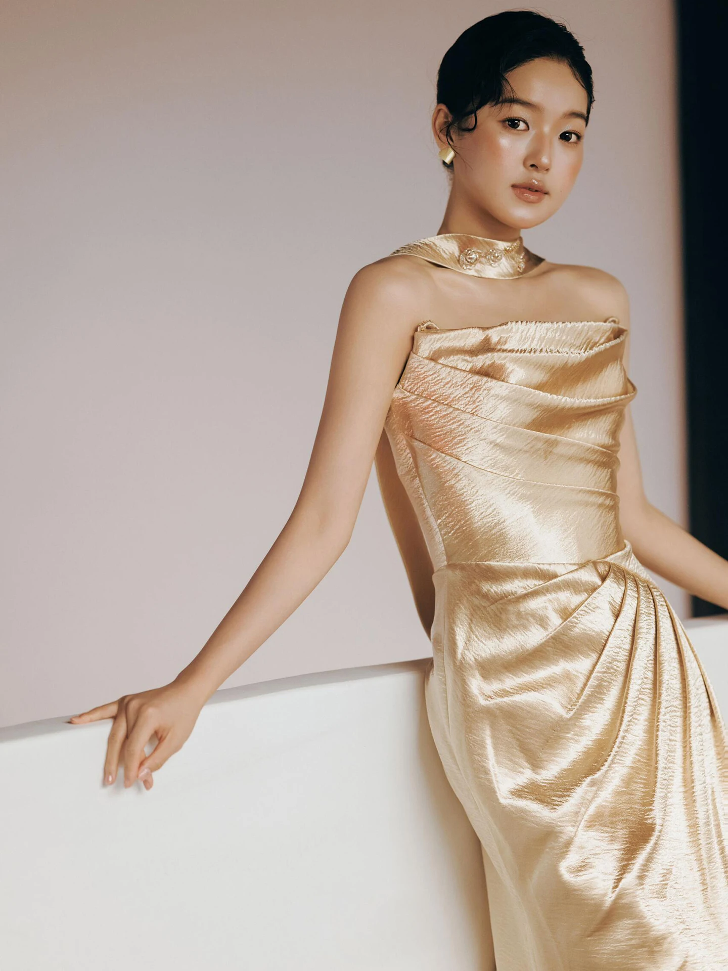 ชุดราตรีงานหมั้นสุดหรู ชุดเจ้าสาวสำหรับงานเลี้ยงสุดหรู ชุดคลุมยาวสำหรับเจ้าสาวสไตล์เกาหลี