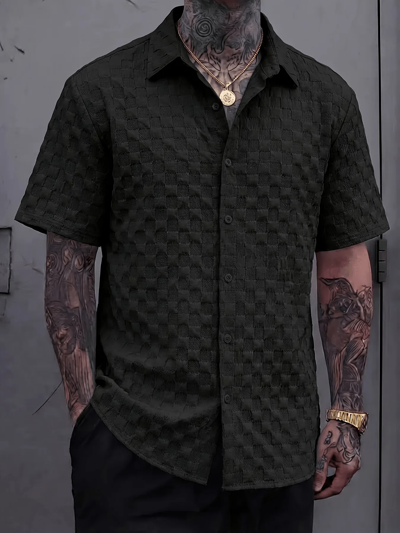 Men's beach fashion shirt with solid color collar and check pattern cardigan, casual and loose short-sleeved summer top