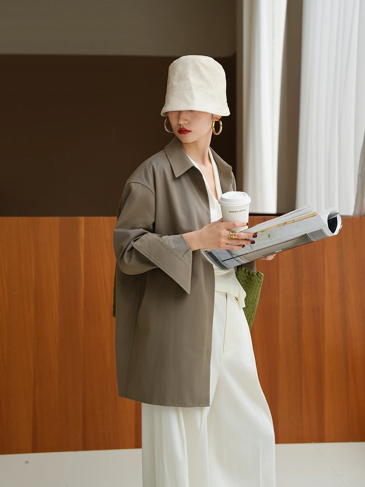 

Рубашка LemonChen из высококачественной базовой серии: хлопок с добавлением кашемира, землистые оттенки, свободный крой в стиле бойфренд, модная, универсальная, повседневная, свободного кроя.