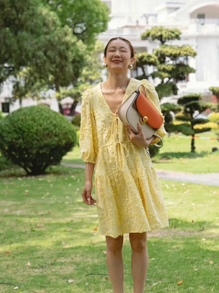 

Летнее платье нового стиля с вышивкой 3D-цветами, V-образным вырезом, рукавами-фонариками и поясом, желтое, из мягкой хлопковой ткани, для женщин