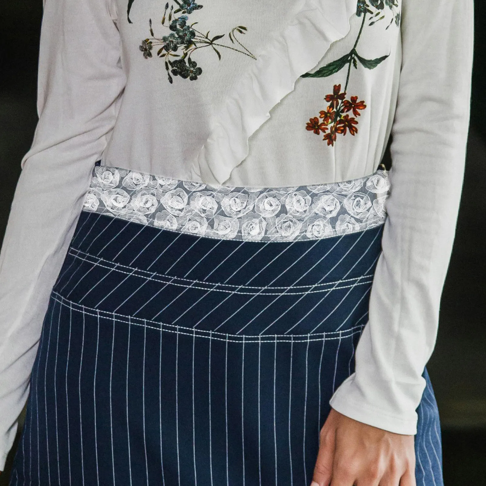 

Colorful Rose Embroidery Gauze Fashion Fabric Creative Mesh for Sewing Craft Decoration and DIY Clothing Projects