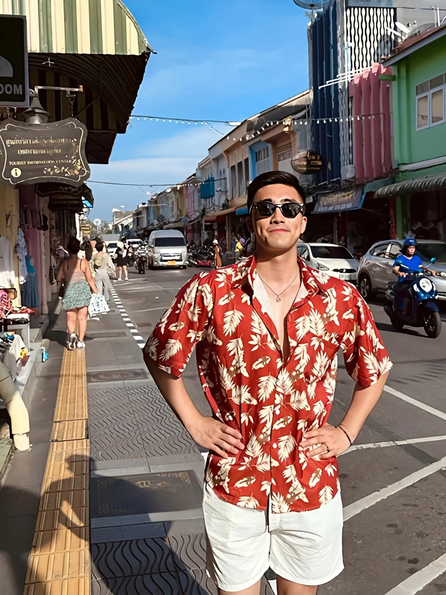 Hawaii Ice Silk Beach Floral Shirt Short Sleeve Men Summer Vacation Sea Side Casual Style Breathable Comfortable Loose Fit