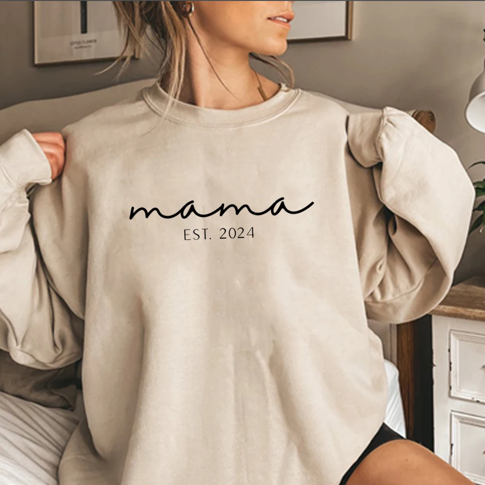 

Cute New Mother Sweatshirt Mama Est 2024 Shirt Aesthetic Mom Life Shirts Mother Sweater Women Trendy Long Sleeves Tops