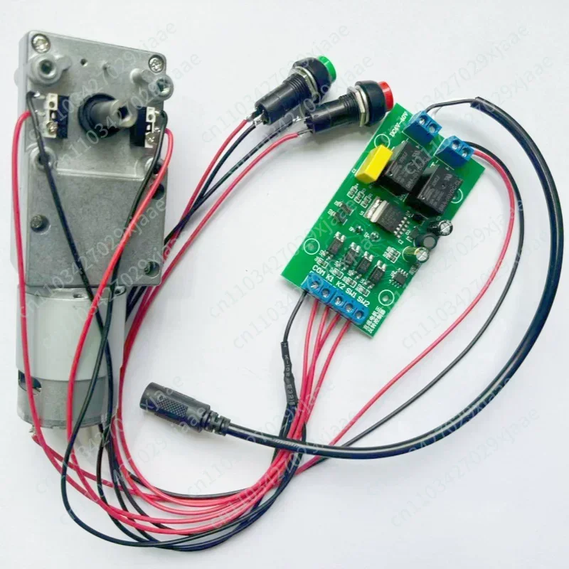 

Двухвальный червячный редуктор с поворотом на 180 градусов вперед и назад, ограничением хода и возможностью переворота на 90 градусов