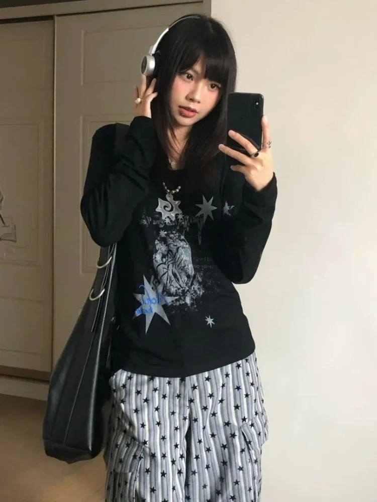 

HOUZHOU Vintage Y2k Graphic T-shirts Women Harajuku Gothic Black Long Sleeve Tees Grunge Retro Punk Streetwear Print T-shirts