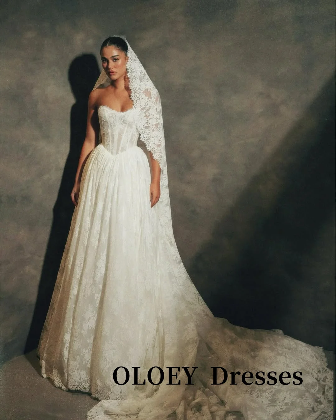 OLOEY Sweetheart elegante una línea Vestidos de novia encaje deshuesado equipado princesa Vestidos de novia velo largo Vestidos de noiva personalizado