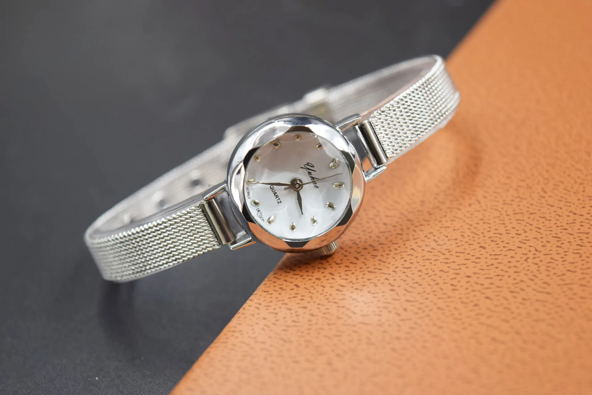 Montre-bracelet à quartz en acier inoxydable avec bracelet en maille argentée pour femme, horloge féminine, montres provoqué, marque supérieure, luxe