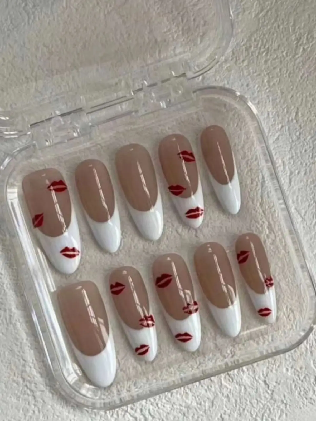 10-Piece Set of Medium-Length Almond-Shaped Sexy Retro Hot Girl Style Whitening Handmade Fake Nail Patches