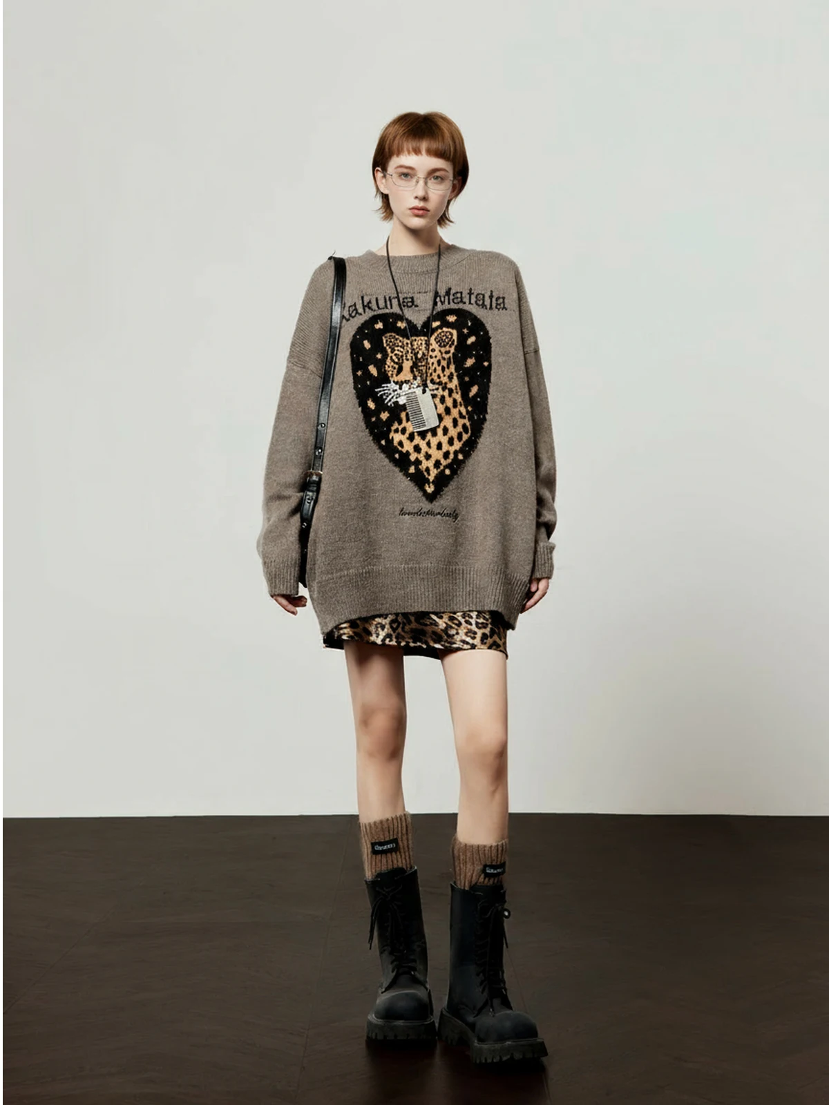 

Ay вязаный топ, женский модный осенний комплект 2023, новый универсальный комплект из двух предметов с вышивкой Venus Leopard, повседневный комплект из двух предметов для взрослых