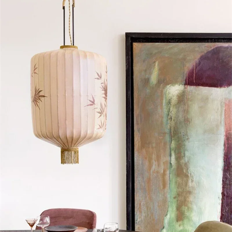 

Retro Chinese Fabric Lantern Lamp Hand Drawn Pattern Chandelier for Restaurant Living Room Hotel Homestay Balcony with Free Bulb