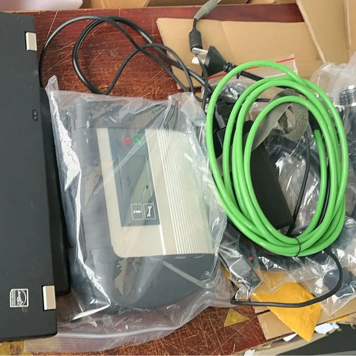 

MB STAR C4 SD WIFI Connect SD Compact с программным обеспечением V09.2023 HHTwin для Mercedes Cars Trucks 12V/24V в использовании Thinkpad T410 I5 8G