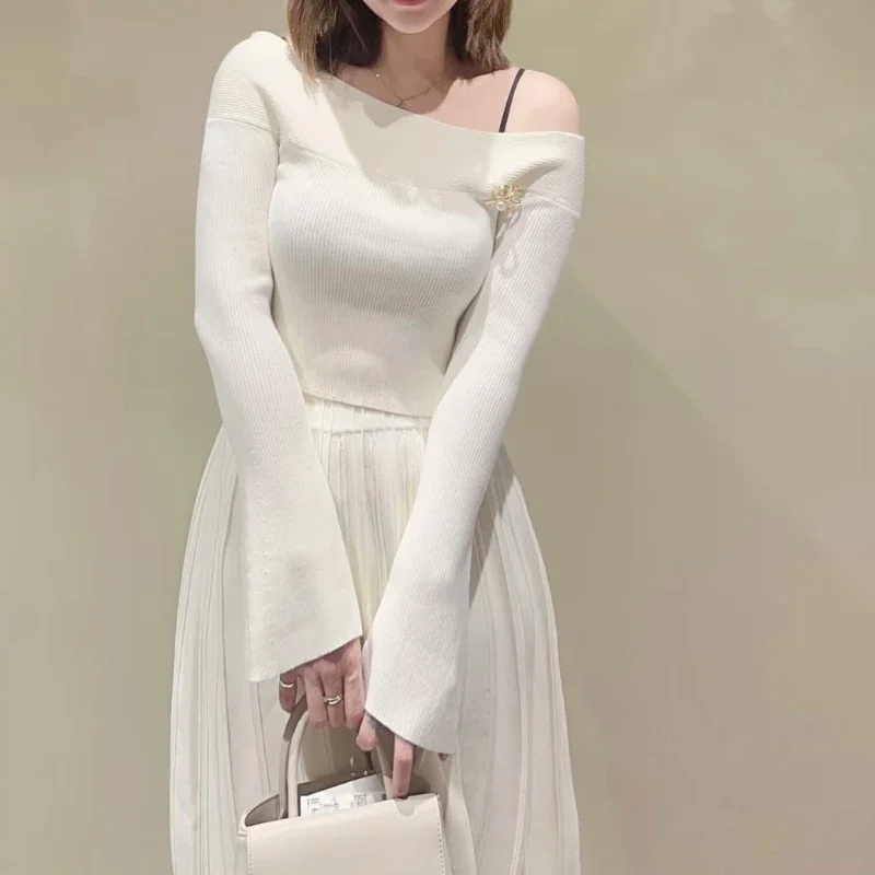 Japan Style Off Shoulder Flare Sleeve Knit Pullovers Elegant Slim Fit Solid Sweaters with Brooch 2025 Fall Winter Sweet Jumpers