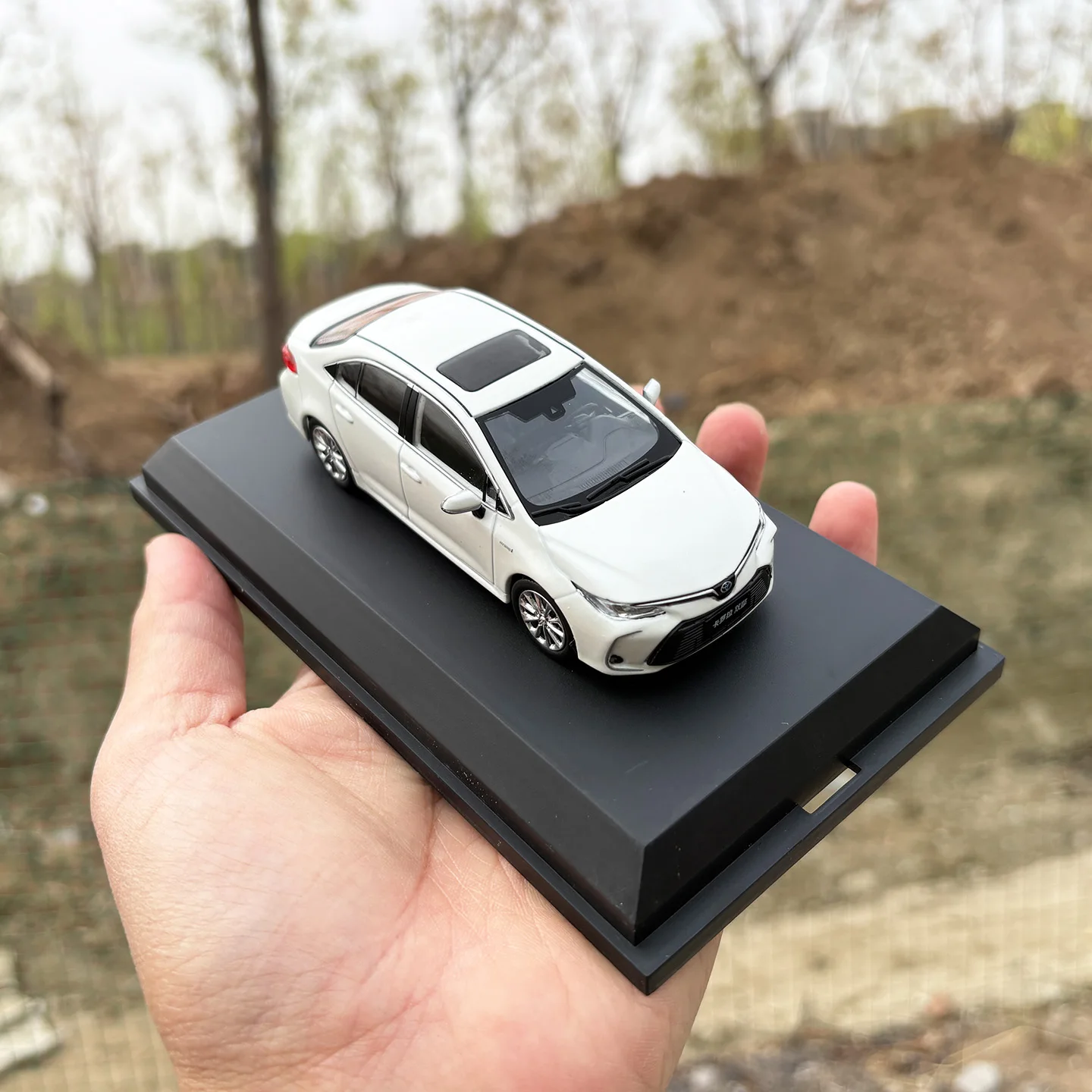 

Оригинальная масштабная модель 1:43, Toyota Corolla 2019, MK12 Hybrid, литая модель для коллекции и демонстрации.