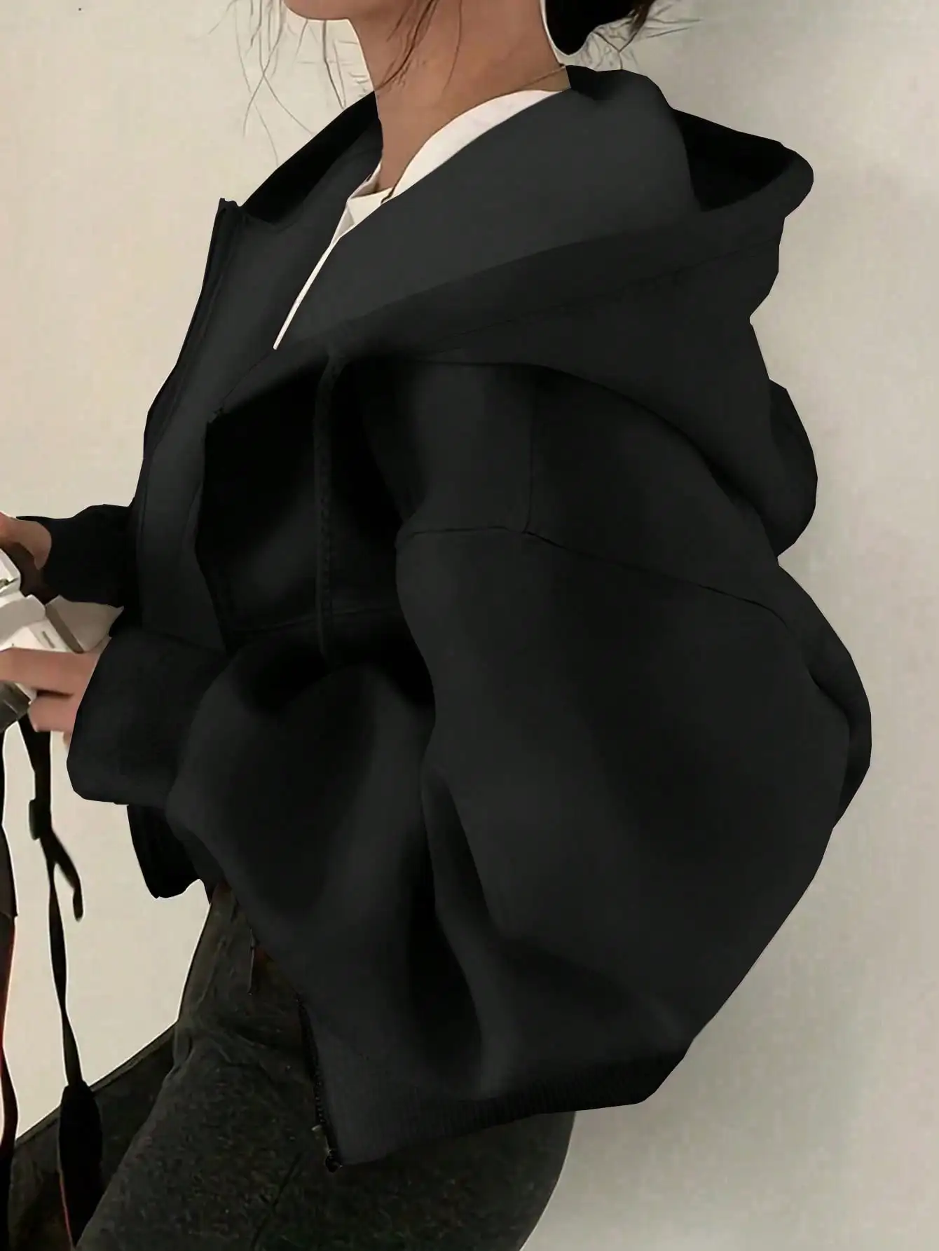 Damska bluza oversize z kapturem i zamkiem błyskawicznym, z bufiastymi rękawami, codzienna bluza na jesień i zimę do szkoły lub na co dzień.