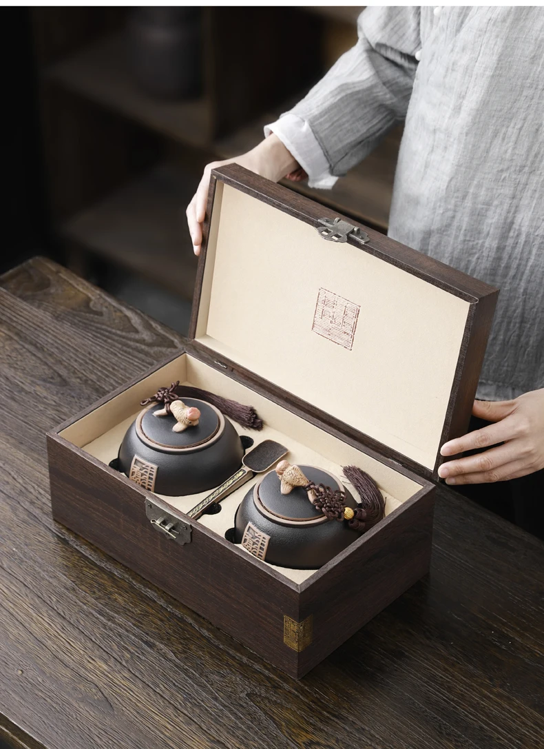 Retro coarse pottery tea packaging box, ceramic sealed storage tank every year, Pu'er tea can tea warehouse