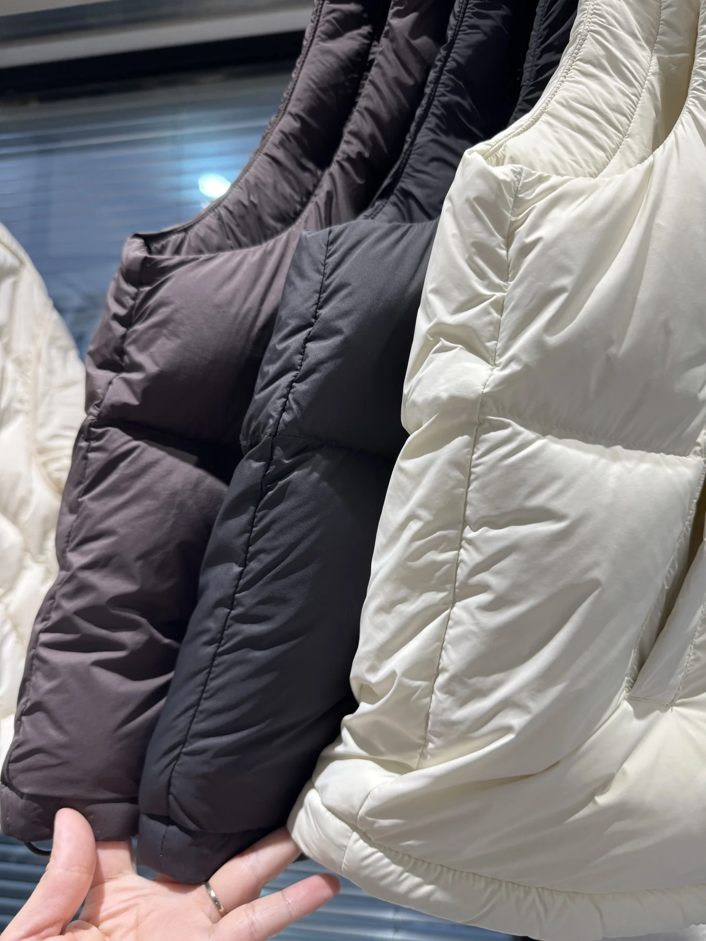 Winter Thiened round Ne down Vest Women's Faion Korean Sle 90 Feather Warm Puffer oulder Bared Outerwear Jaet