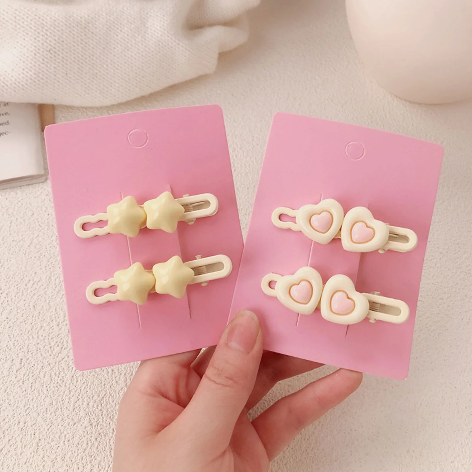 

Cute Dopamine Cream Heart Hair Clip Sweet Girl Style with Star Design Durable Alligator Clip for Bangs Side Back Hair Party Gift