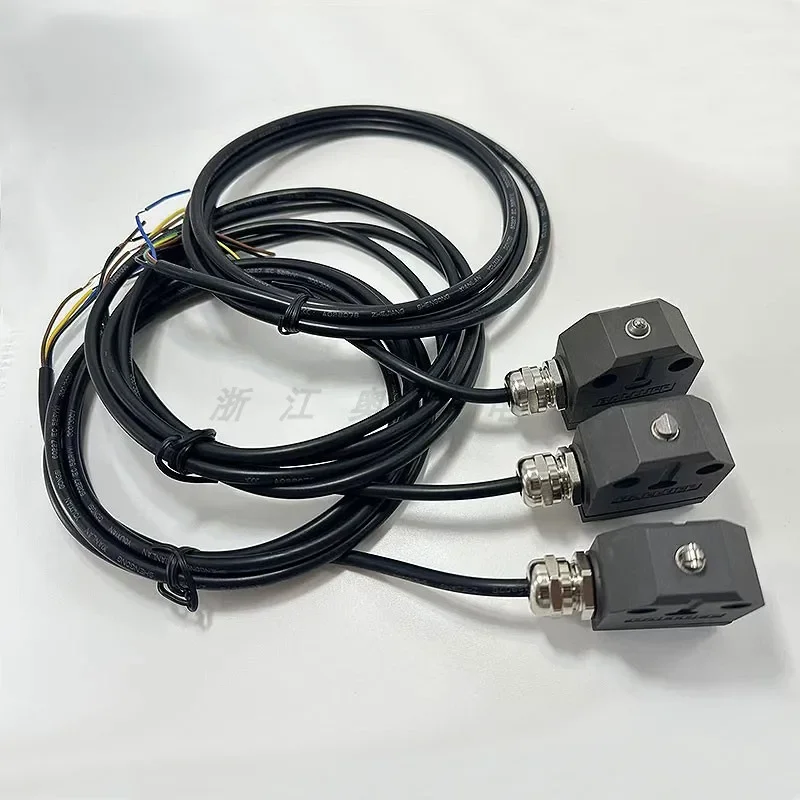 

Original Balouf combined switch BNS819-100-D-R-K-11BNS819-99-R-10 with port line.（3 meters）