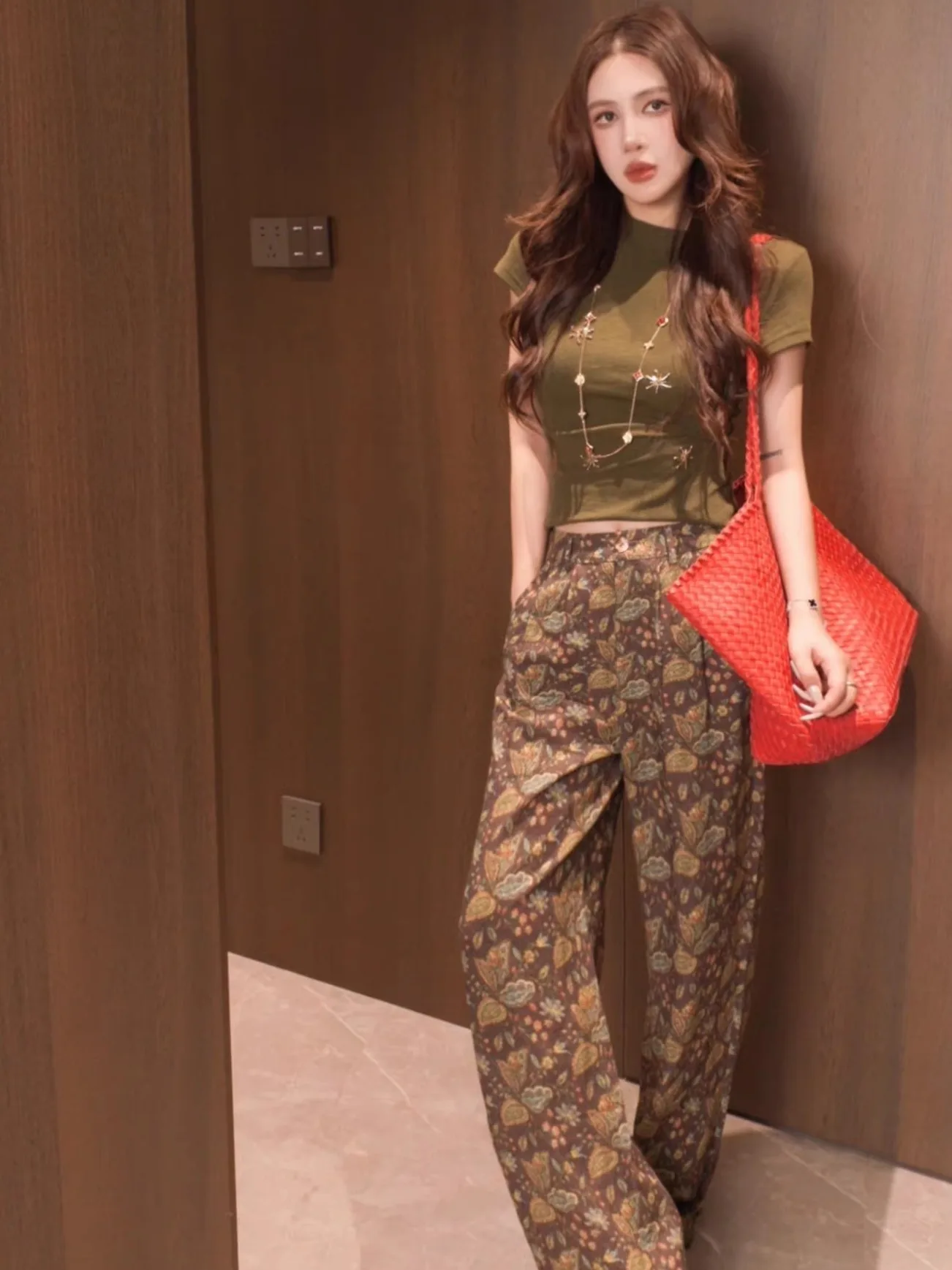 

Роскошная трикотажная футболка Gyantong ручной работы с бисером ort Sve, ширина обычного хлопка, летний повседневный круглый топ Ne Top