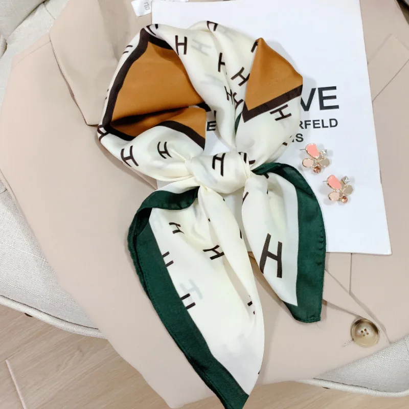 2022 New Spot Simulation Silk Scarves Fashion Decoration Warm Small Silk Scarves Professional Scarves Scarves Women Outdoor