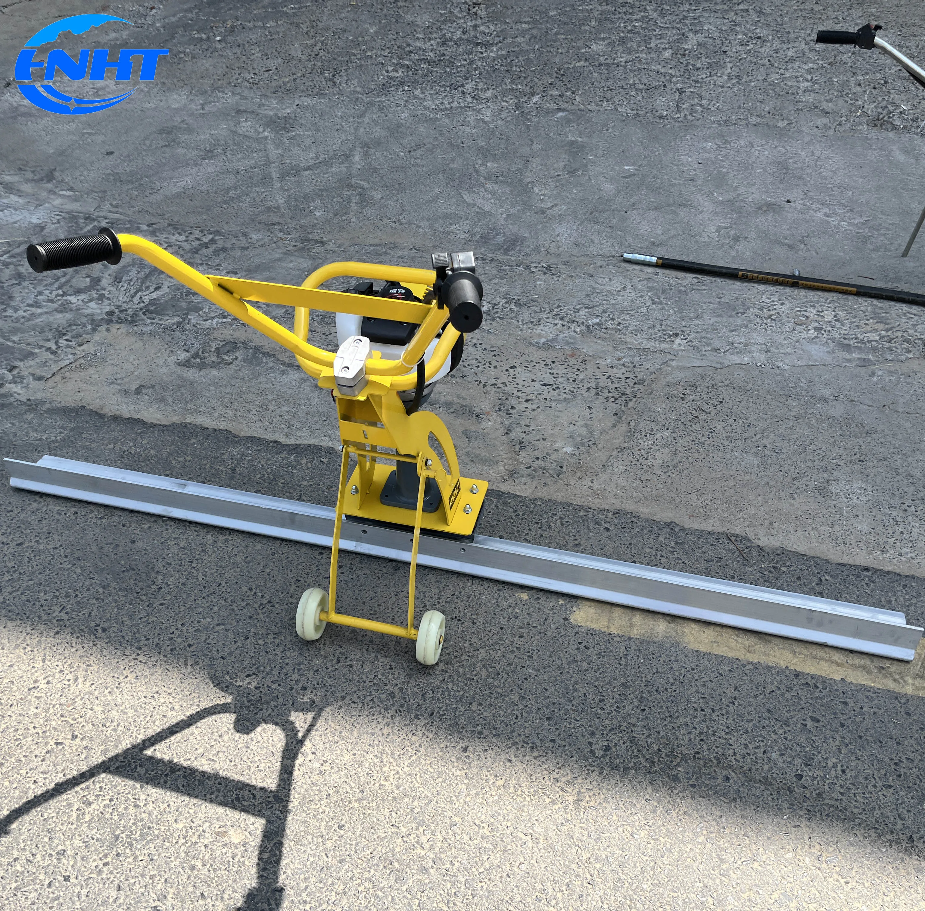 Adjustable 1-6m Concrete Screed Board for Large Area Paving