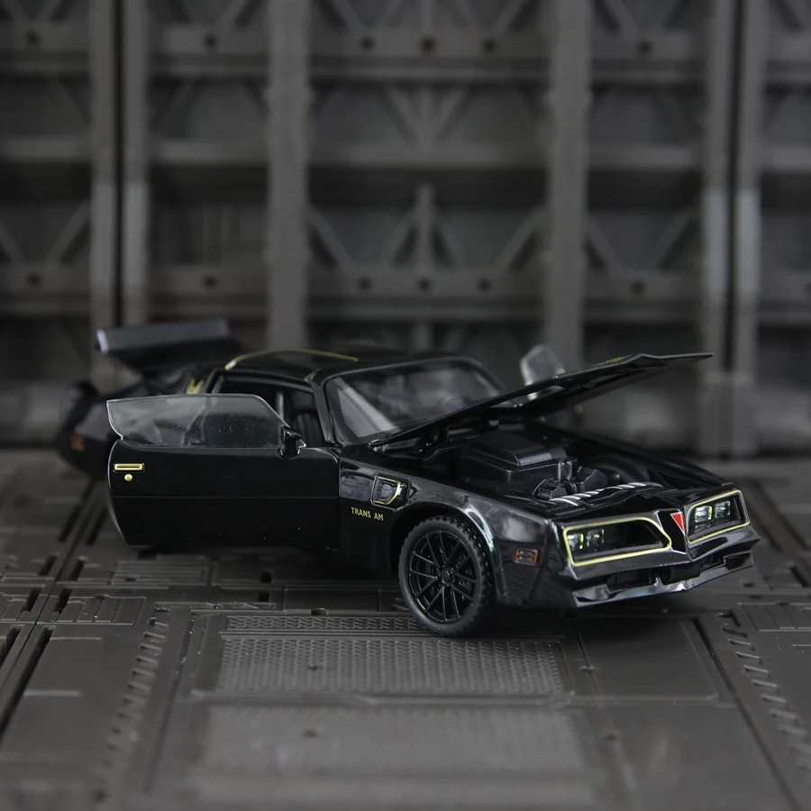 1:32 Simulation Pontiac Firebird Alloy Car Model Ornament Collection Steering Shock Absorber Sound and Light Return Car Gift