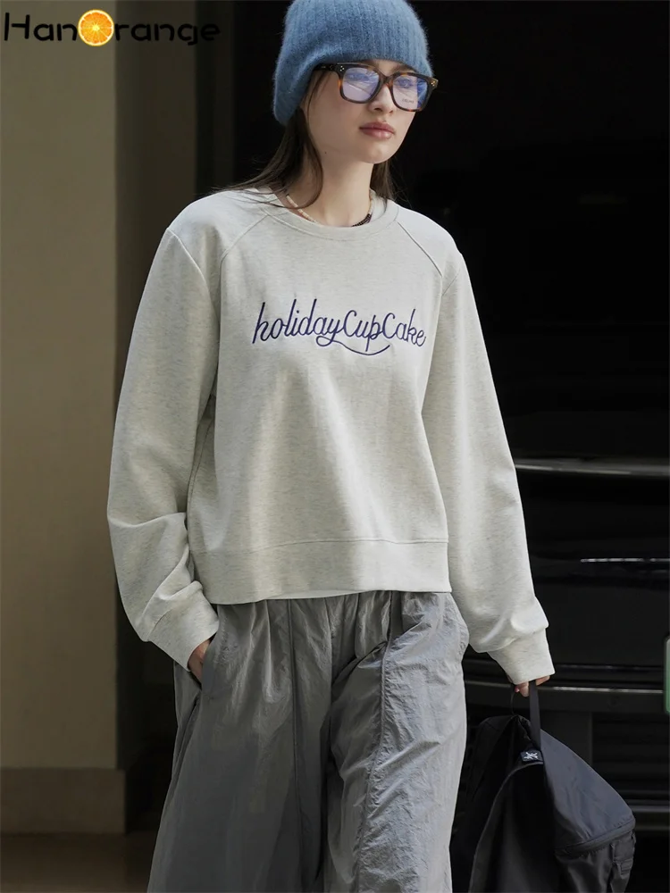 

HanOrange 2025 Early Autumn Cool O-Neck Letter Embroidered Sweatshirt Women 3D Silhouette Top Navy Blue/Linen White