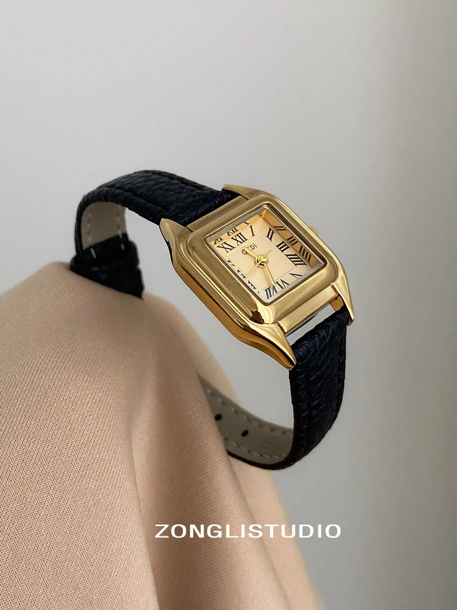 Women'S HighQualityWristwatchAClassic And StylishVintageDesignWith A Sophisticated And Elegant Look And A Delicate Leather Strap