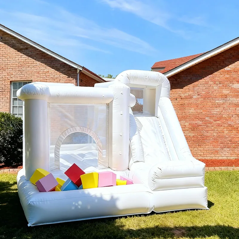 PVC製インフレータブルホワイトバウンスハウス、屋外用ジャンプ式トランポリン、送風機付き誕生日・結婚式パーティー用