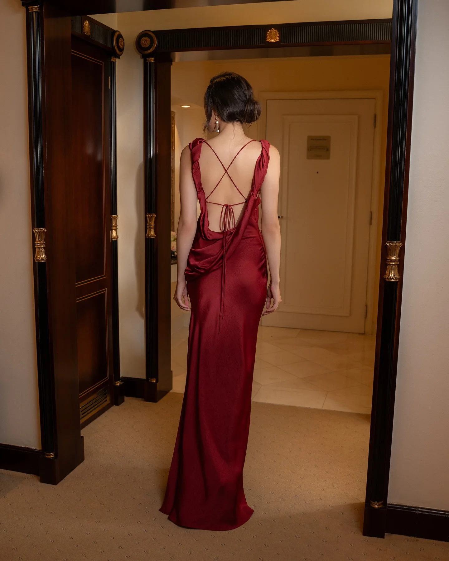 Customized Delicate Satin Straight Cap Sleeve Evening Dress O-neck Lace Up Back Floor Length Sleeveless Panel Train Burgundy