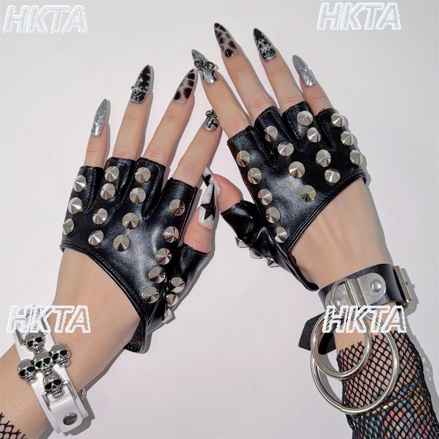 y2k-ホットガール-サブカルチャー-ダーク-ヨーロッパ系アメリカ人-リベット-デューハーフフィンガー-ブラックグローブ-パンク-多用途-pu-ファッション-ハンドスリーブ-レディース