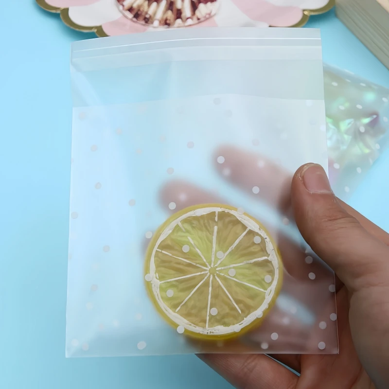 100 Stück transparente Plastik-Cellophanbeutel mit Tupfenmuster, selbstklebende Bonbon- und Kekstüten für DIY-Geschenkverpackungen, Hochzeits- und Partydekoration – Detail 5