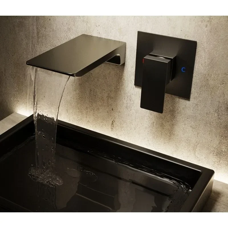 Install hot and cold faucets, basins, toilets, household homestays, embedded in walls