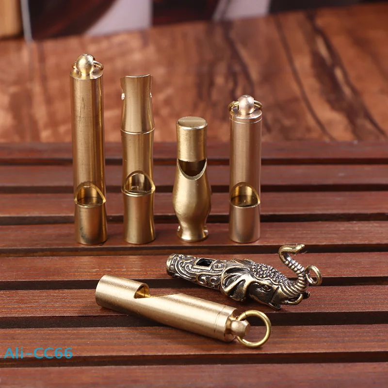 

【C】Brass Whistle Keychain Pendant Outdoor Survival Portable Single Tube Explosive High Frequency High Decibel Whistle