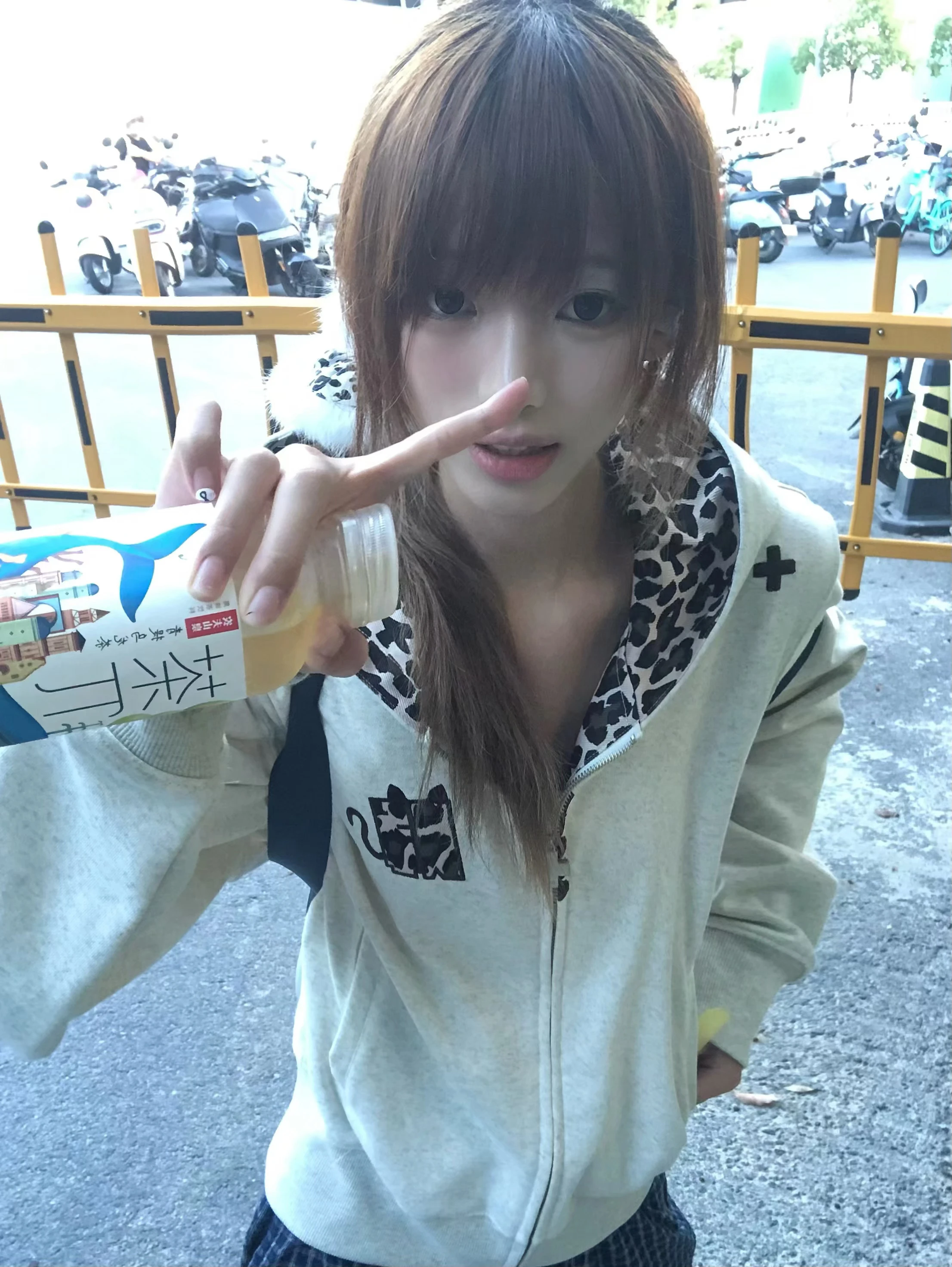 سترات مموهة مع قلنسوة للنساء 2000s معاطف كلاسيكية أمريكية بلوزات من الفرو الصناعي ملابس خروج غير رسمية فضفاضة أنيقة #2