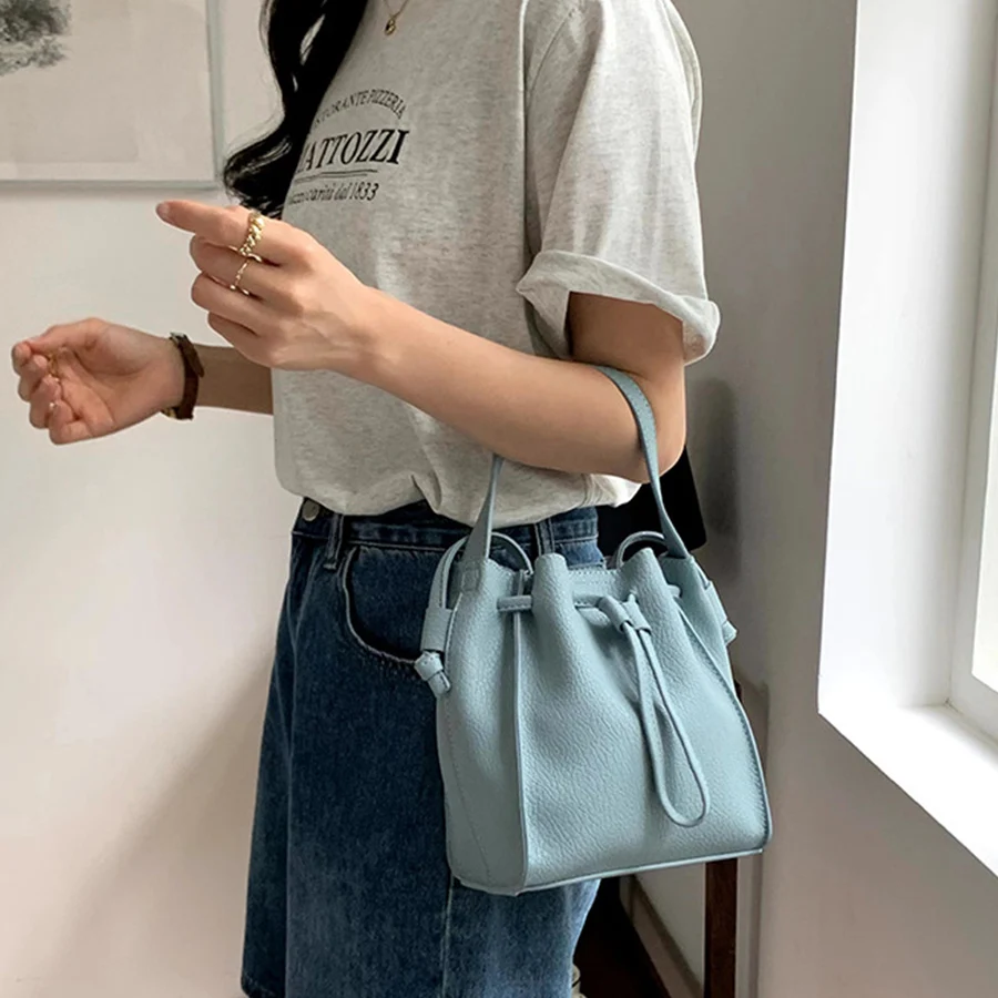 Women's Top Handbag Solid Color Commuter Drawstring Bucket Bag Casual Light Youth One Shoulder Crossbody Bag Daily Shopper Bags