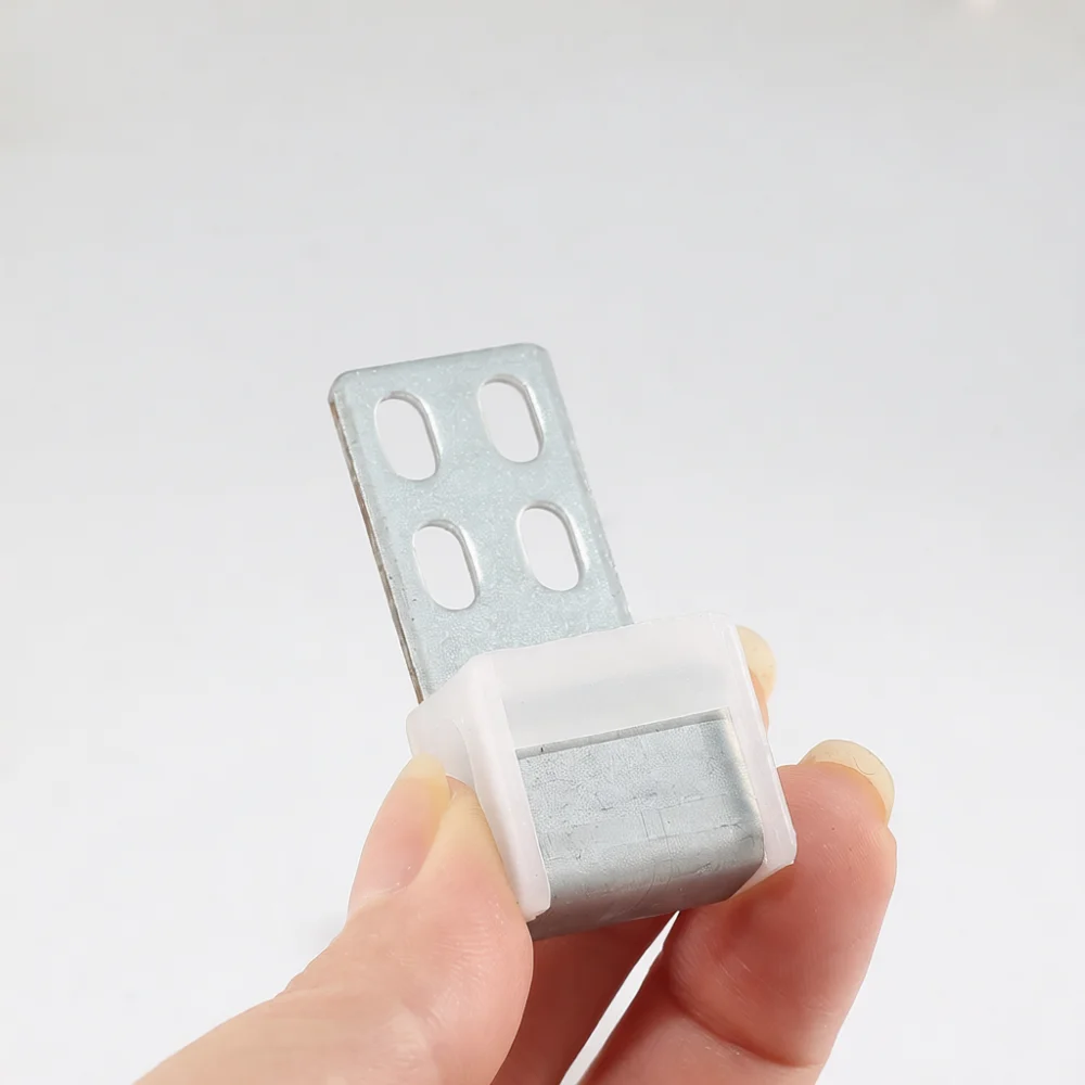 Premium Quality Metal Sofa Spring Buckle Four Hole Fixing Hardware Connector For Licaai Furniture Assembly
