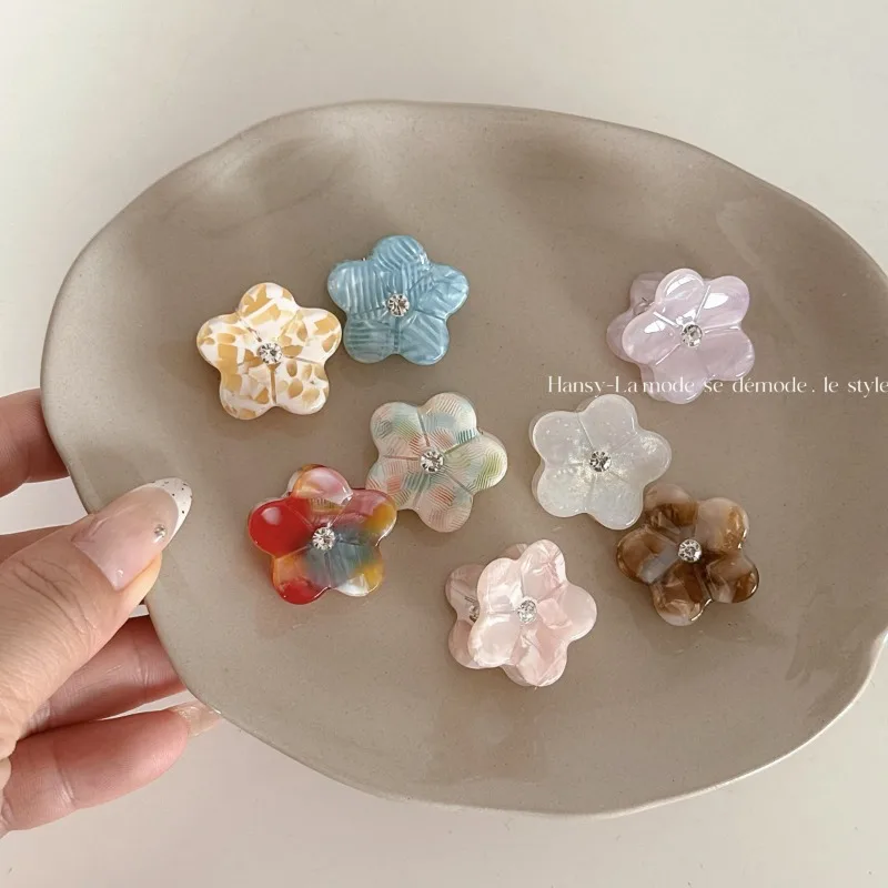 

Миниатюрные цветочные заколки-крабики из ацетата для женщин и девочек: милые, универсальные, модные боковые заколки для волос, незаменимые корейские аксессуары