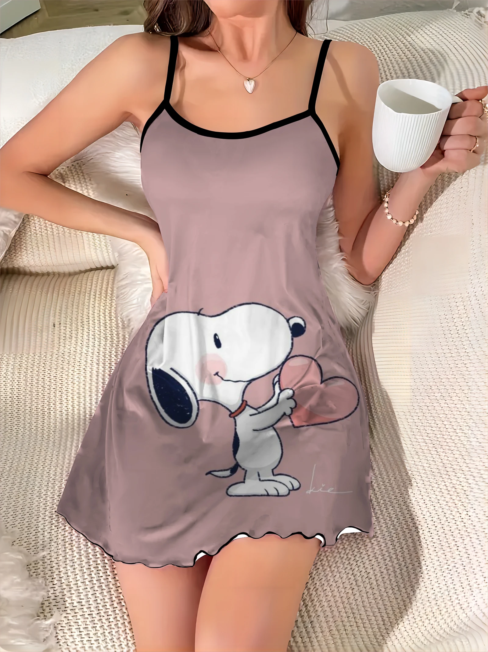 

Crew Neck Sexy Dress Satin Surface Snoopy Elegant Dresses for Women Pajama Skirt Lettuce Trim Fashion Summer 2024 Chic Mini Trim